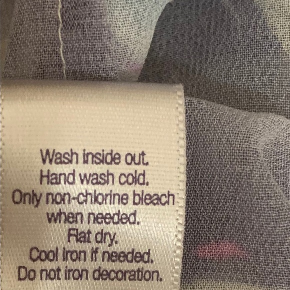 Jennifer Lopez Floral Sleeveless Top - Picture 7 of 7